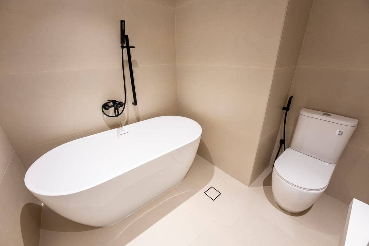 Bathroom freestanding bathtub — renovation in Dubai by Turnkey Renovations