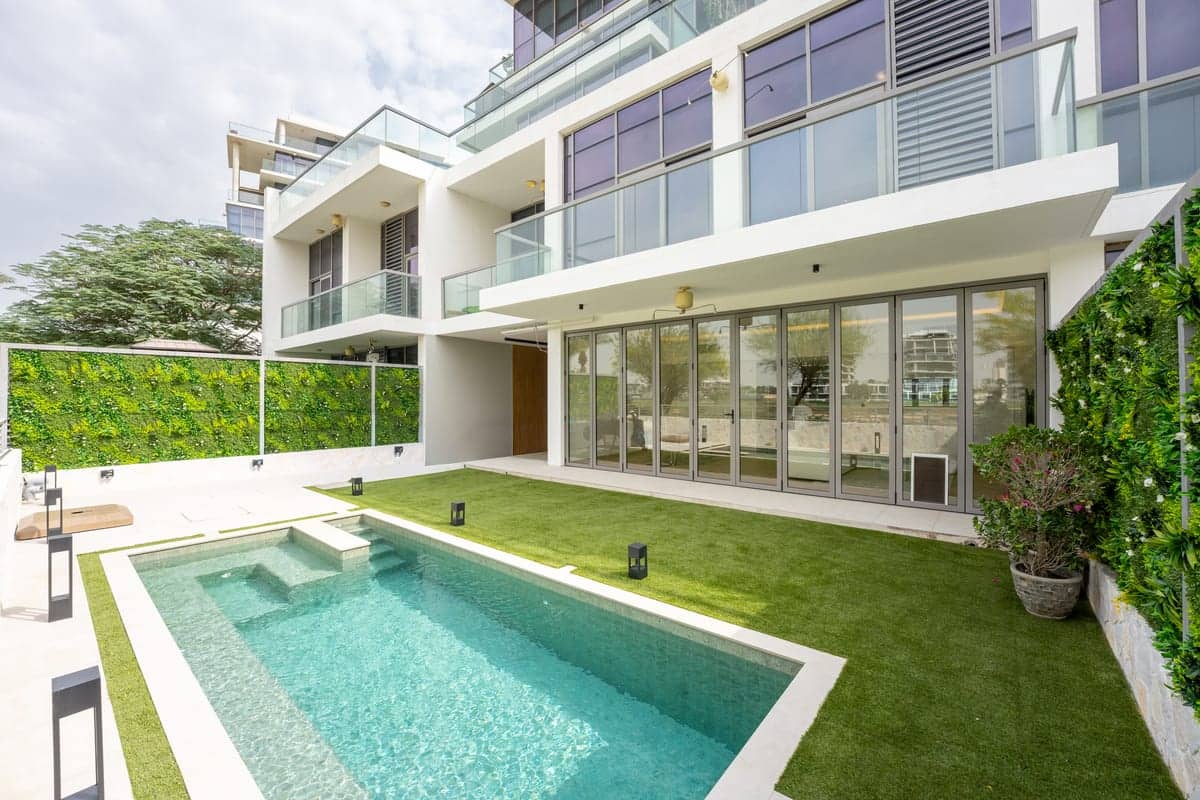 Villa pool garden terrace — renovation in Dubai by Turnkey Renovations